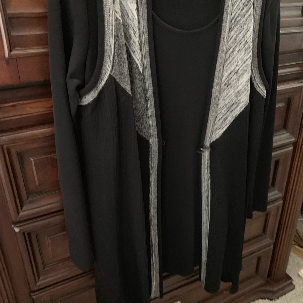 Vest and long sleeve shirt black and grey